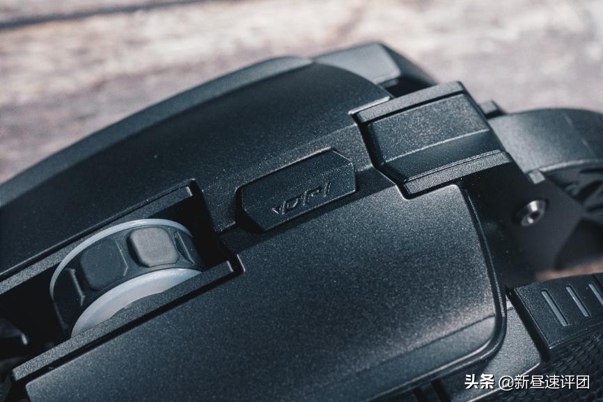 PMW3389加持，模块化设计鼠标骨伽700MEVO评测