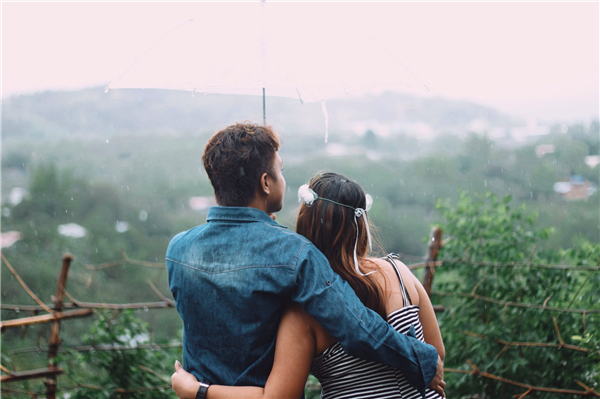 凤凰男怒骂妻子,凤凰男一席话惹怒妻子卖陪嫁房