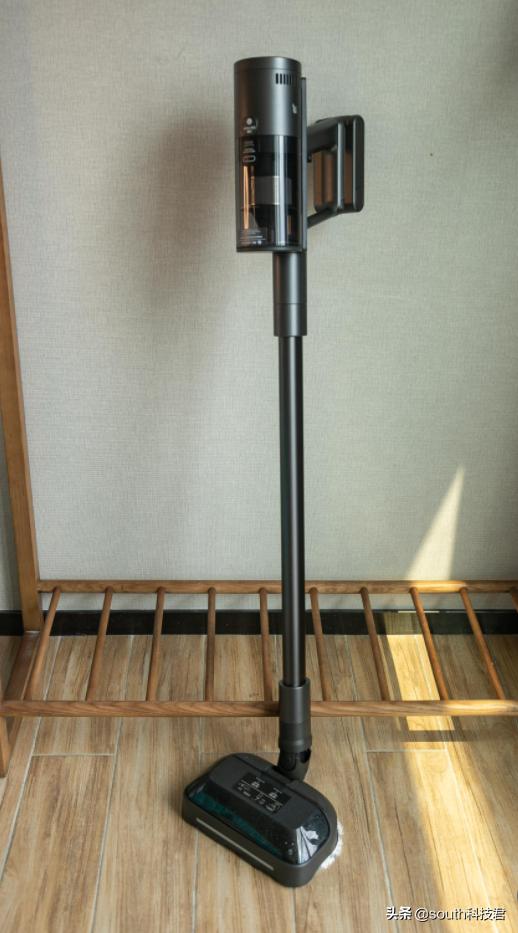 小米喂猫神器,小米轻羽吸尘器吸猫毛效果