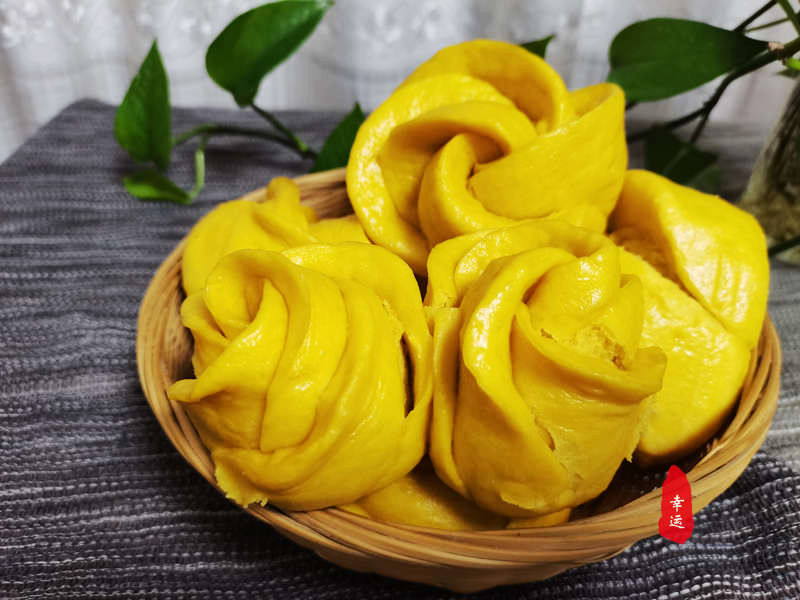 金灿灿的黄馒头,金灿灿黄金馒头好看又好吃