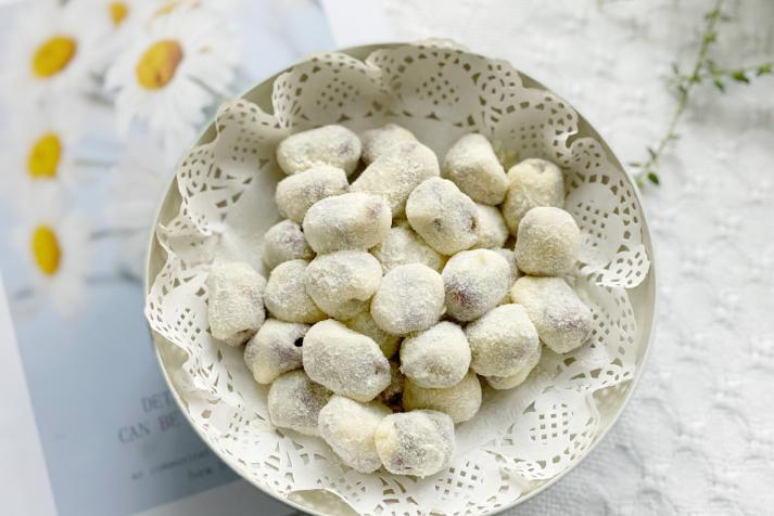 近期爆火的网红零食奶枣,网红零食奶枣独立包装