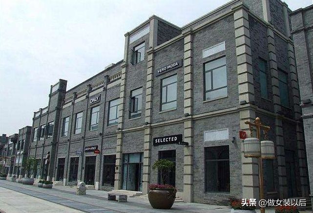 在ZARA、HM、优衣库面前，这个品牌简直就是一股清流……