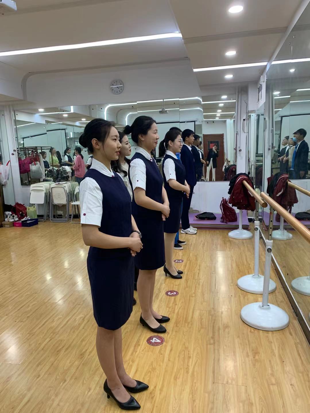 空乘疤痕和纹身,空乘面试现场检查疤痕