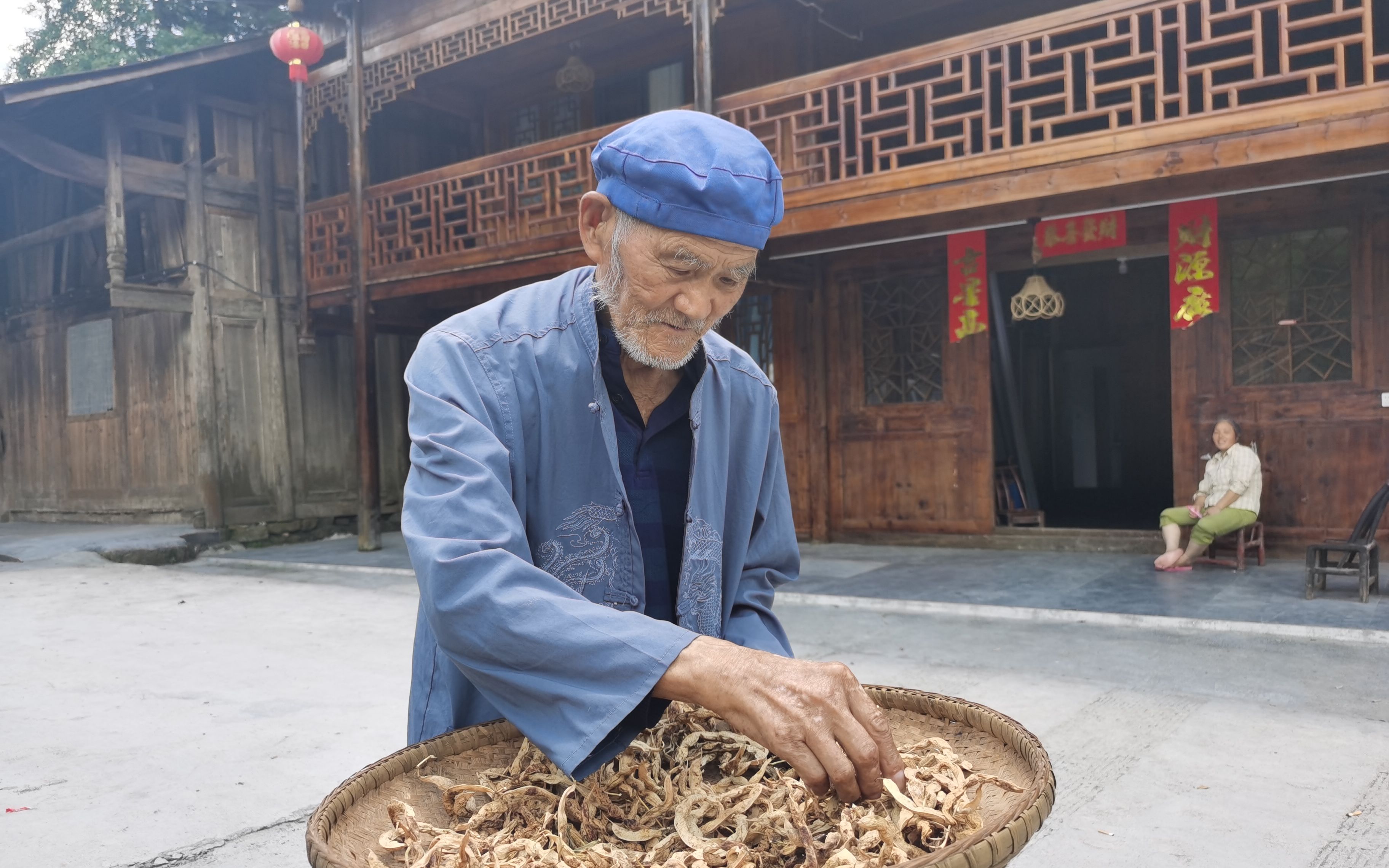 土家村寨枫香河：木楼重生追回落后的三十年