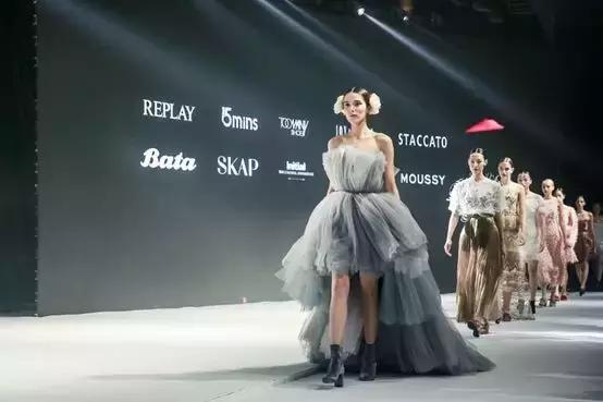 百丽退出市场了吗,百丽退市