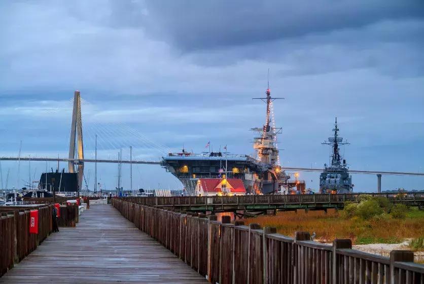 美签绿卡申请人小心！美国移民部建假账号，监控你5年的微博微信