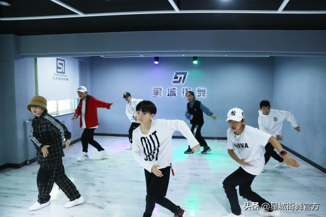 孩子多大学街舞比较好,孩子学街舞家长感言搞笑