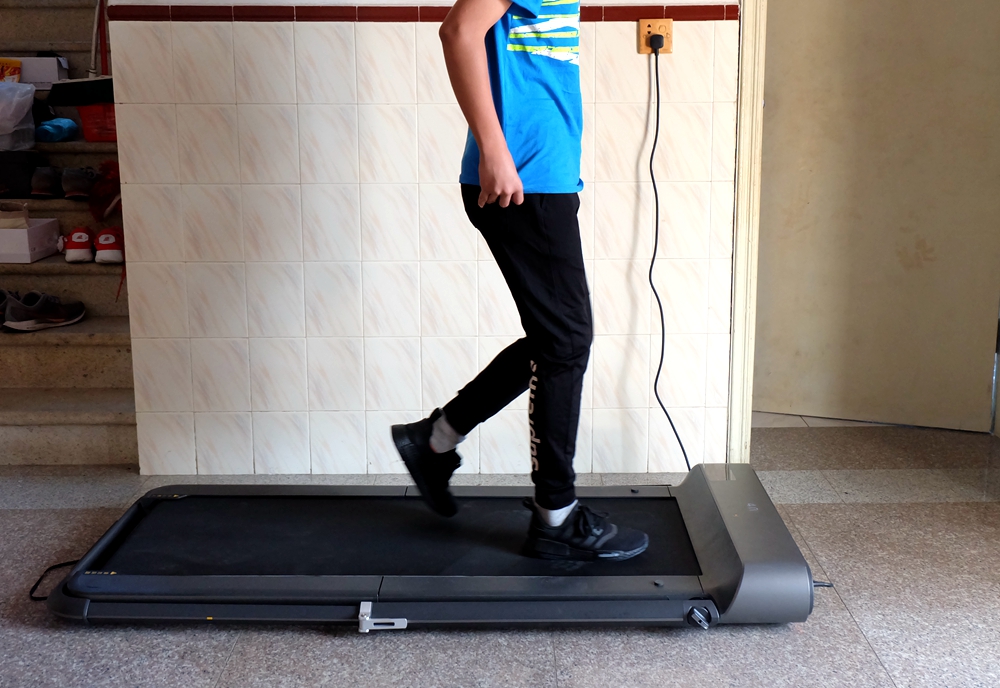 金史密斯r1和r2跑步机哪个好,金史密斯r1跑步机能折叠多少次