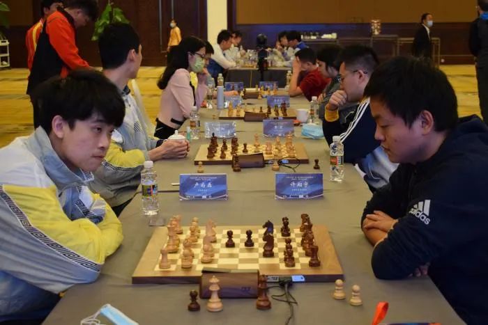 谈笑凯歌还致敬来时路——济南银丰国象队庆功会旁记