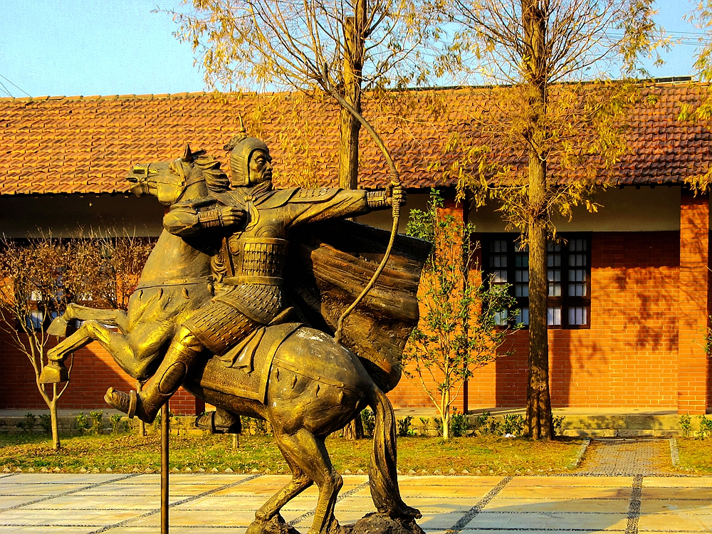 一座被人遗忘的乡村古宅,一座古村落