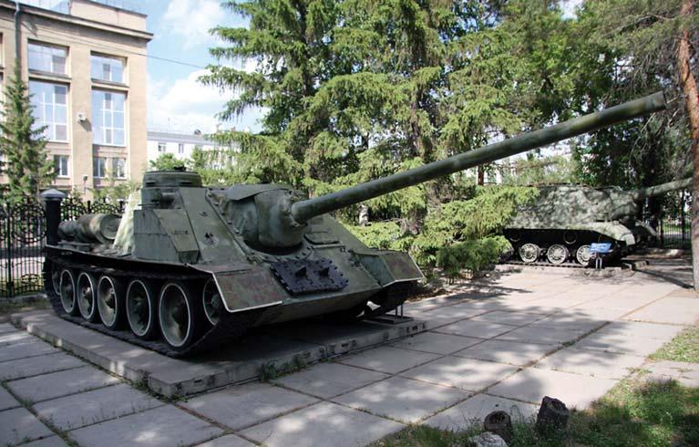 二战m40自行榴弹炮,su152对战猎豹