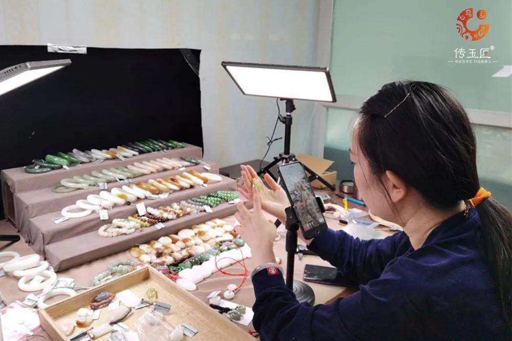 和田玉水中采直播,和田玉清水直播