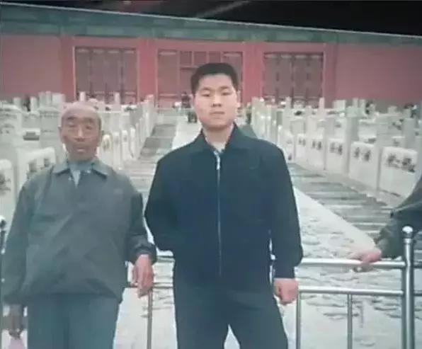 岳云鹏和郭德纲岁数差不多,岳云鹏郭德纲大多少岁