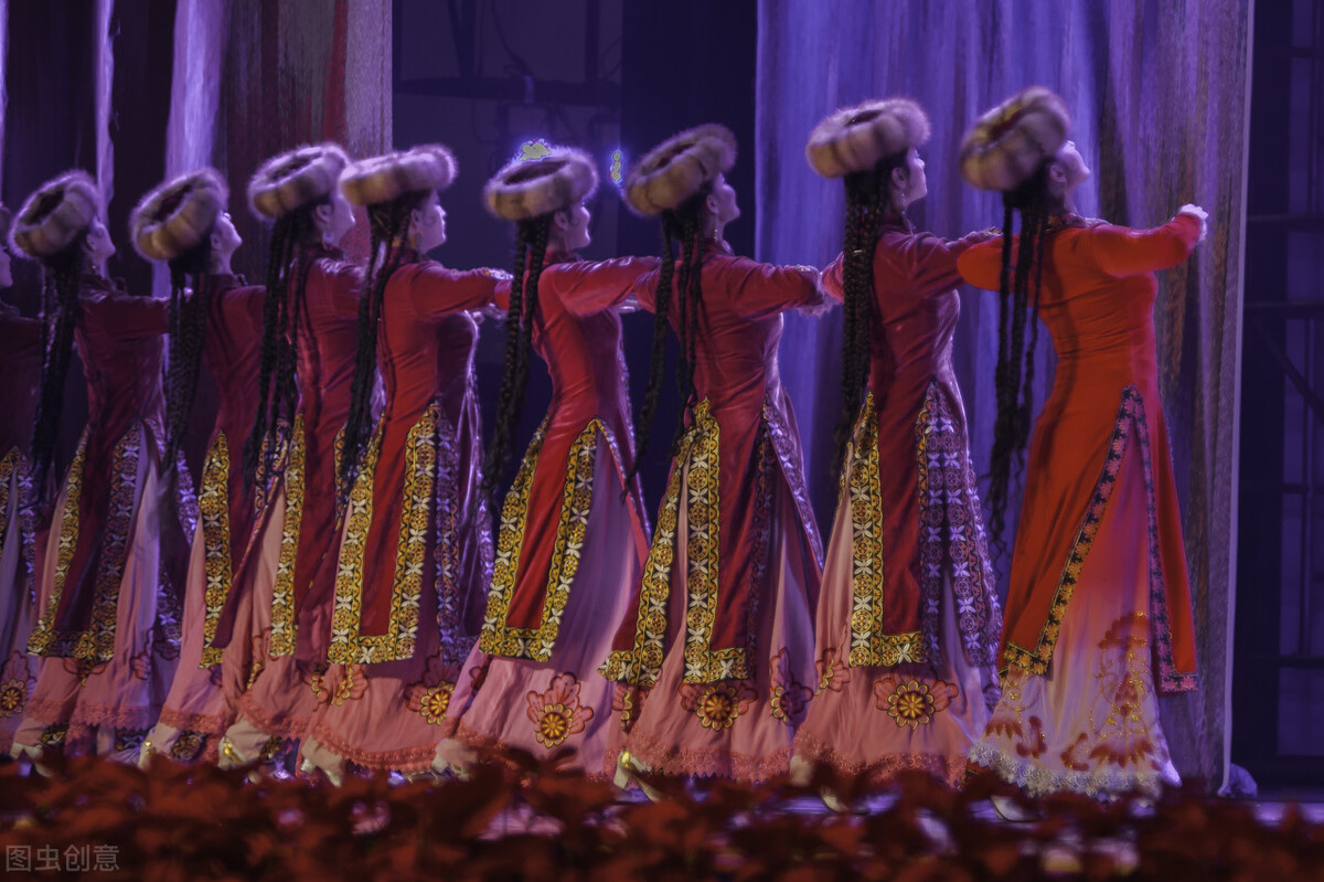 维吾尔族姓氏大全,维吾尔族的姓氏是父姓吗