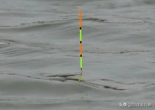 橡皮船钓鱼如何配置钓具视频,钓鱼技巧钓鱼装备渔具选择