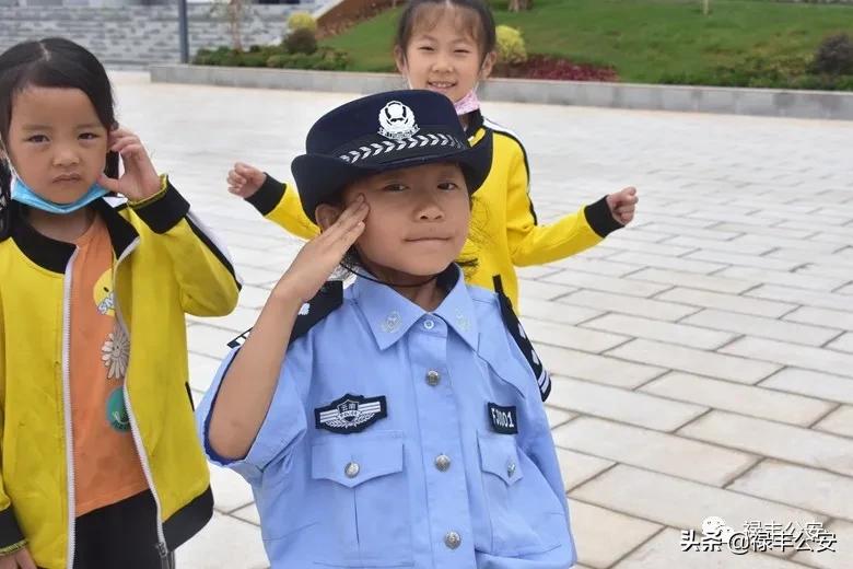 幼儿园萌娃进警营,萌娃进警营小视频