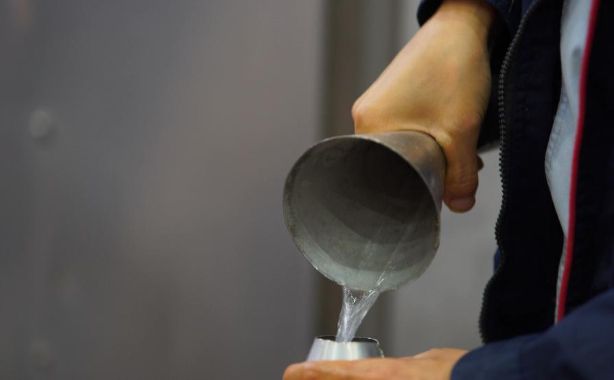 零距离体验一瓶好酒的诞生见证华山论剑西凤酒的好品质专线造