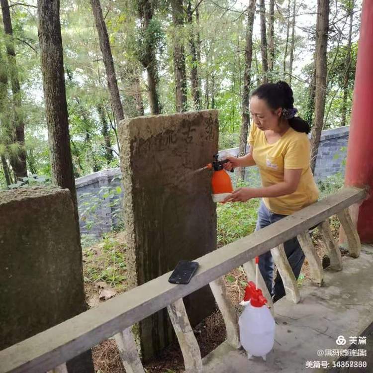 我们的足迹之121：凤凰山、高岩山拓碑，获碑拓19张。华表对联1副