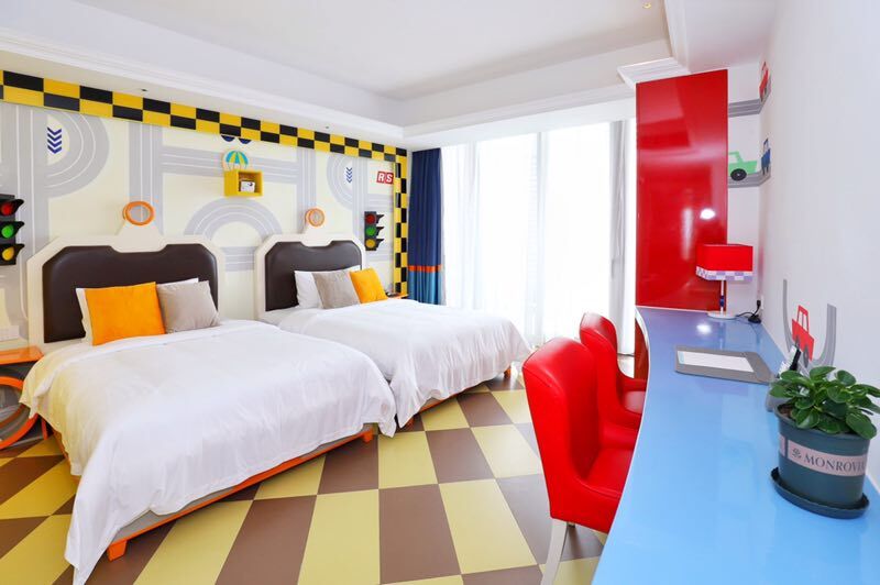 人鱼公主、汽车人伴孩子入睡，青岛首家自创IP沉浸式家庭亲子酒店开业