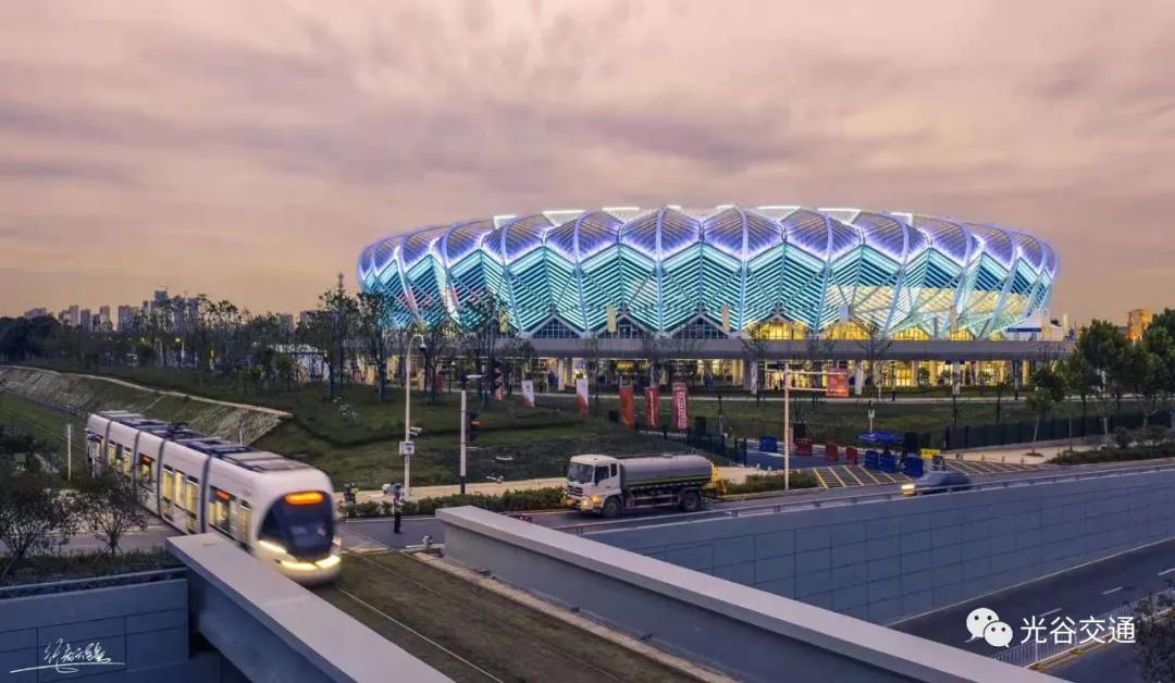 国庆期间，诚邀全国游客，免费乘“量子号”畅游美丽光谷