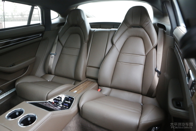 保时捷panamera混动深度测试 (全新保时捷panamera4s 2.9t试驾感受)