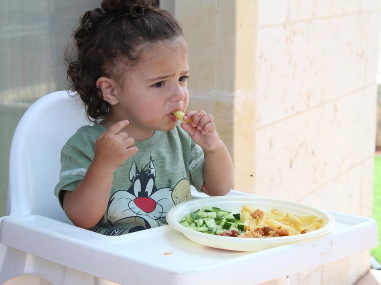 张亮13岁儿子近照曝光,张亮儿子今年几岁身高多少