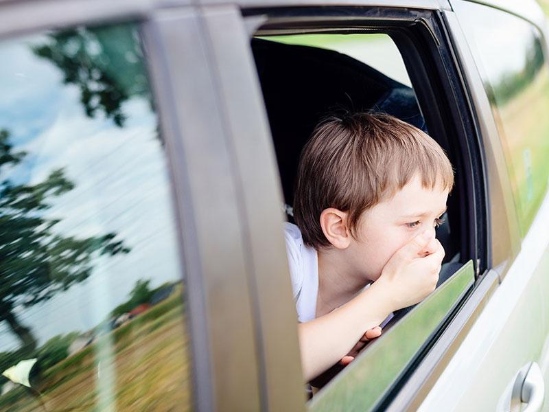 宝宝晕车怎么办教你一招轻松解决,宝宝晕车怎么办最有效方法