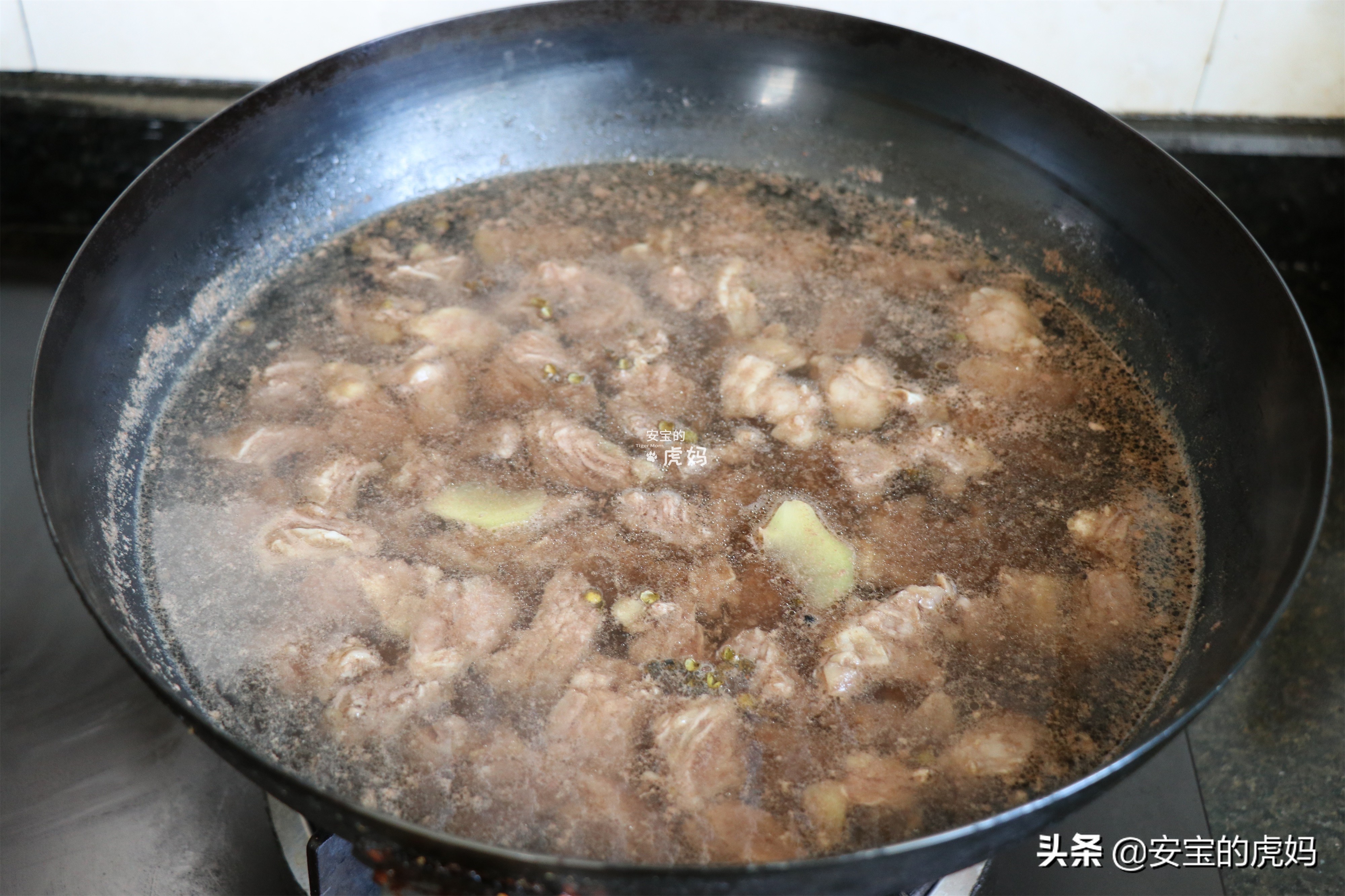 牛腩久煮不老的好方法,土豆西红柿炖牛腩怎么做好吃又烂