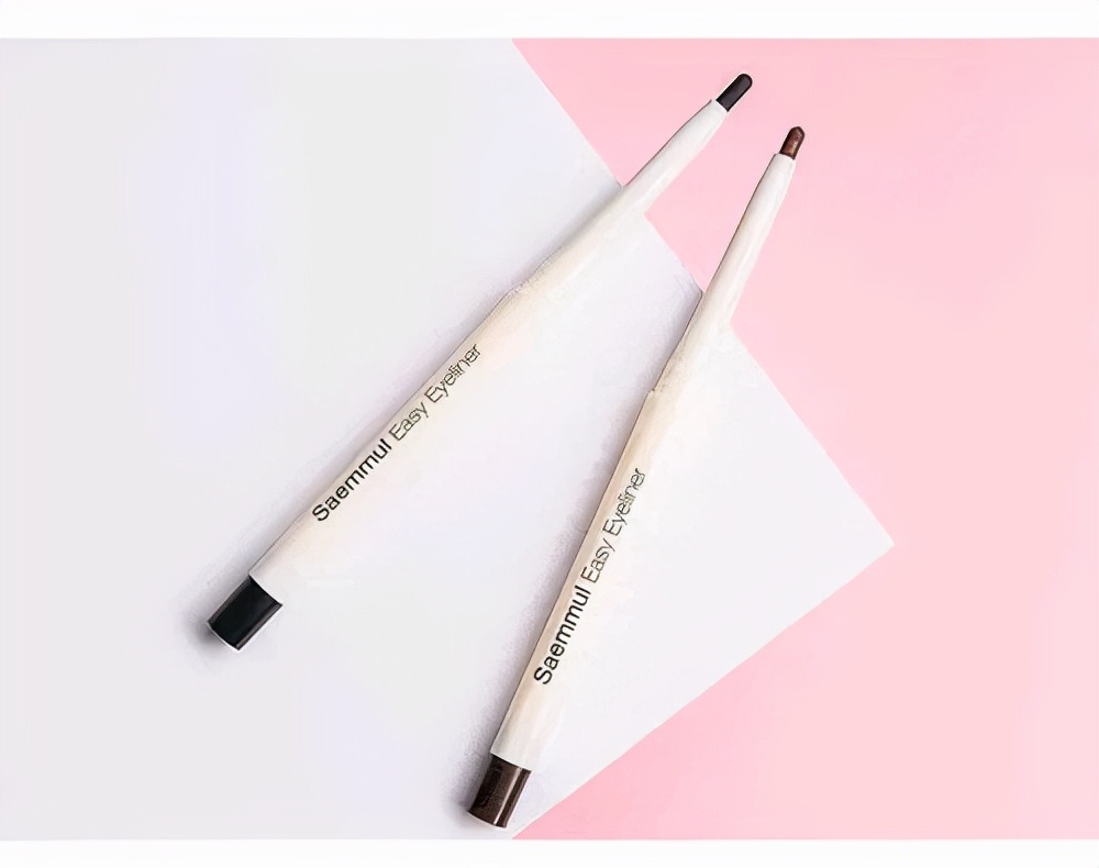 眼线笔怎么用新手,眼线笔怎么用手画