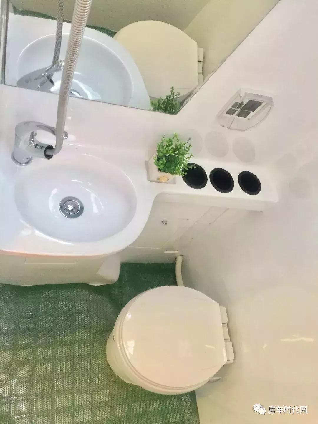 福特全顺房车横床,飞翔福特新全顺房车布局