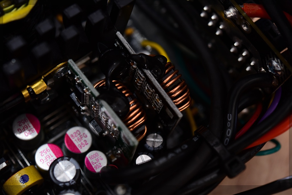 爱国者es650什么电容,爱国者yogo电源es650