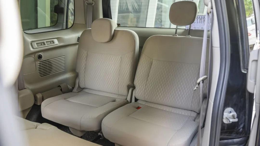 16款日产nv200二手价格成都,中山二手日产nv200七座商务车报价