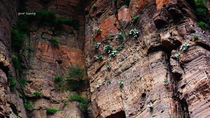 小游万仙山体验郭亮绝壁长廊,万仙山郭亮村景区瀑布介绍