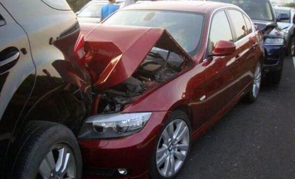 追尾后司机跑了怎么办,追尾后前车跑了怎么办