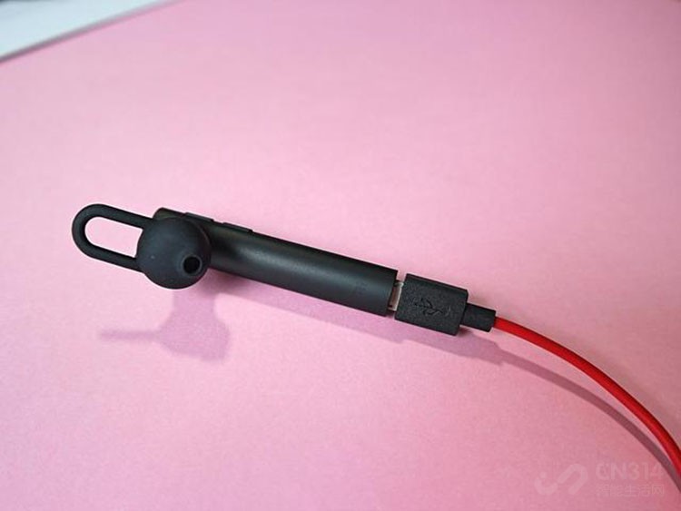 小米蓝牙耳机青春版单耳使用,小米蓝牙耳机airdots青春版不充电