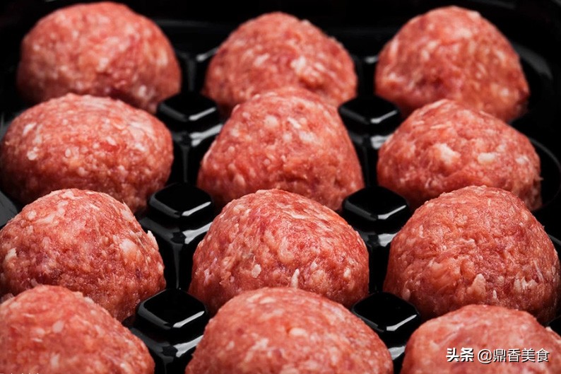 炸牛肉丸子放不放小酥肉粉,炸牛肉丸子不能放什么调料