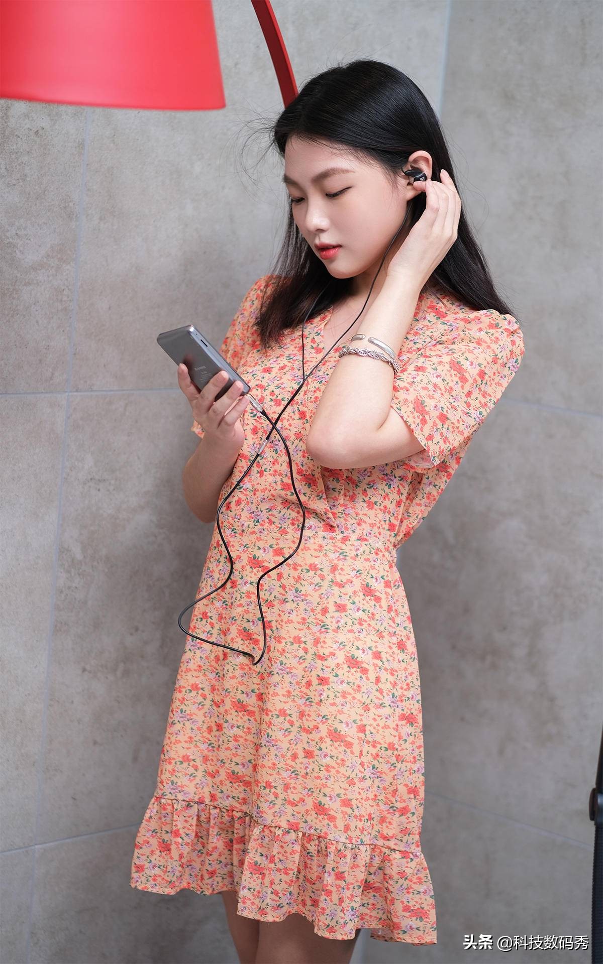 为了匹配这款HIFIMANRE2000，我搬出了十年前的台电“石榴姐”