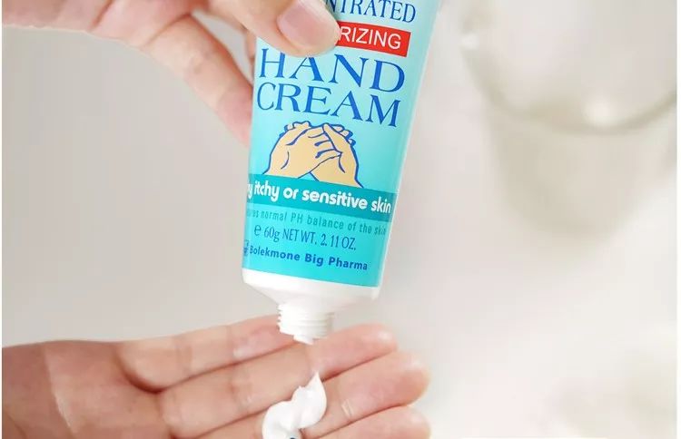 秋冬手干裂擦手霜,冬天手脚干裂涂什么护肤品