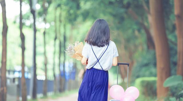 忘不了一个人的时候就谈一堆人,忘不了一个人干什么都没有心情