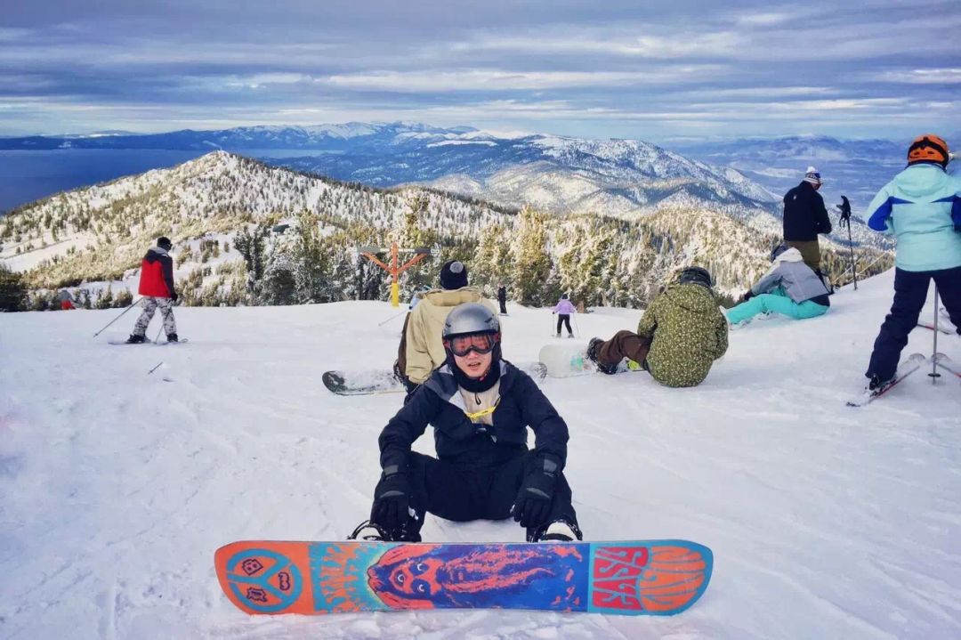 他一个人住,她一人独住100平复古房