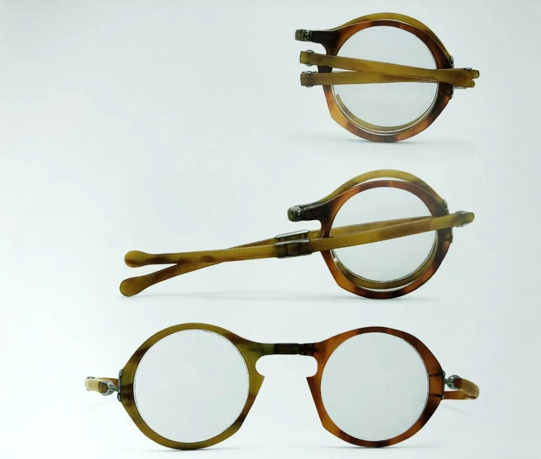 眼镜的百年发展史,一图看懂眼镜发展史
