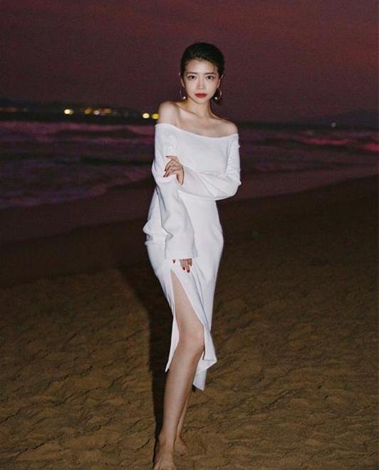 夏日穿搭两件套微胖,夏天穿的一字肩套装