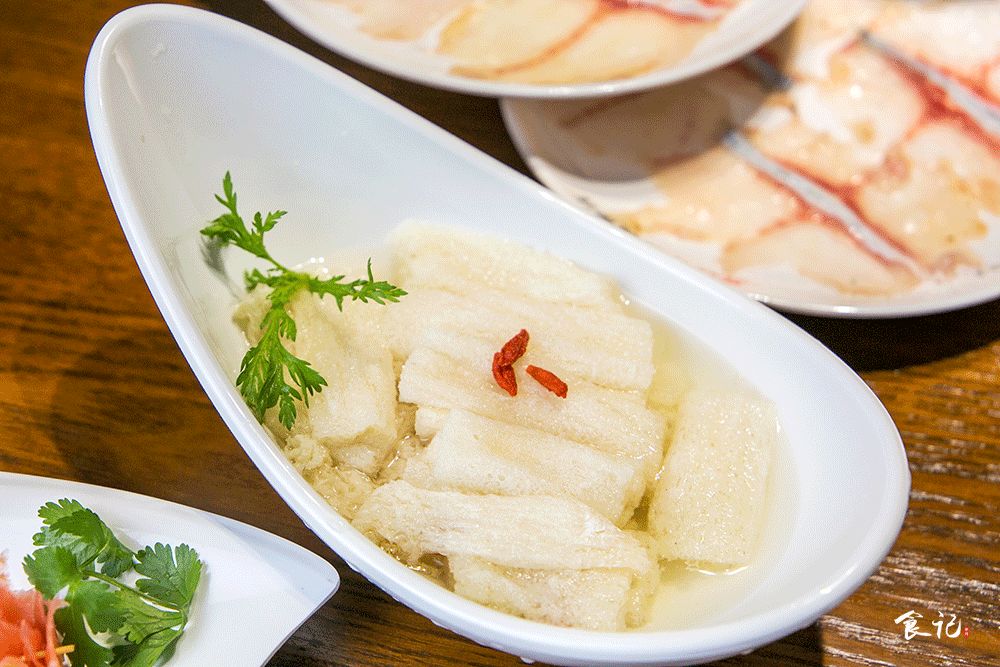 1块钱撸四盘！薄如蝉翼的蝴蝶鱼片，让你一口鲜掉眉毛！