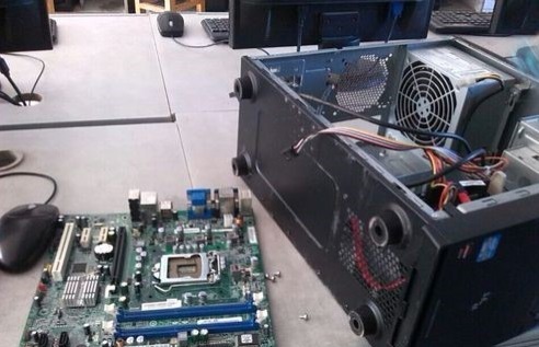 电脑主板坏了怎么换新的,更换电脑主板全过程