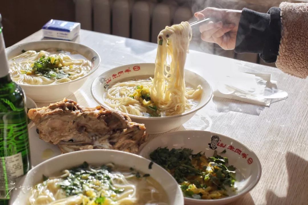 机票不到800元，第2次东北沈阳之旅，1个鸡架配老雪！