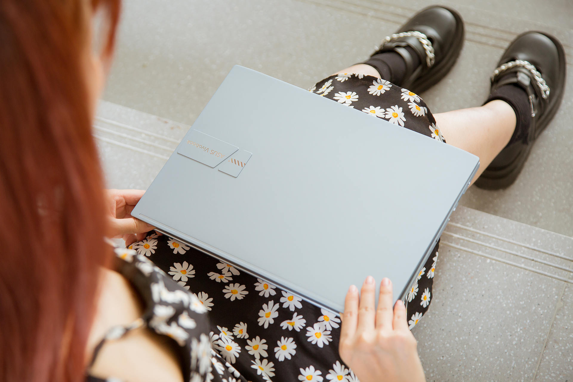 lcd液晶屏漏光怎么解决,lcd屏漏光属于正常现象吗