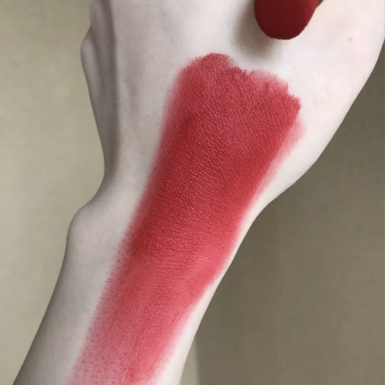 迪奥丝绒999和兰蔻505哪个好看,口红秋冬三巨头