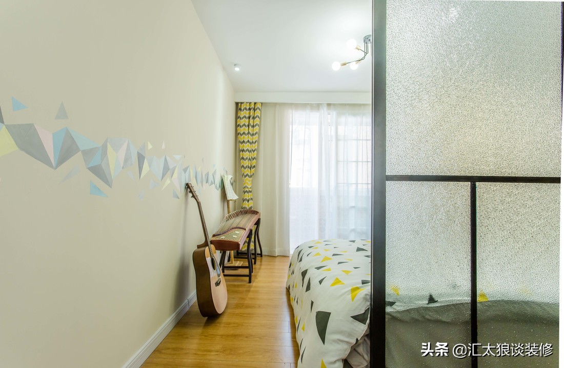 她家装修很简单,她家两居室装修太惊艳了