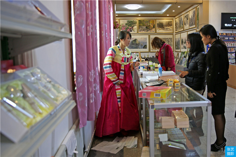 朝鲜涉外商店中的纪念品,朝鲜平壤涉外商店