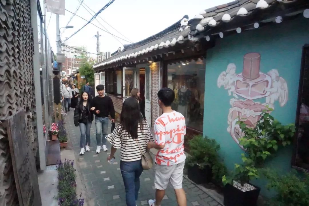 首尔的街巷，藏着商业好看的模样